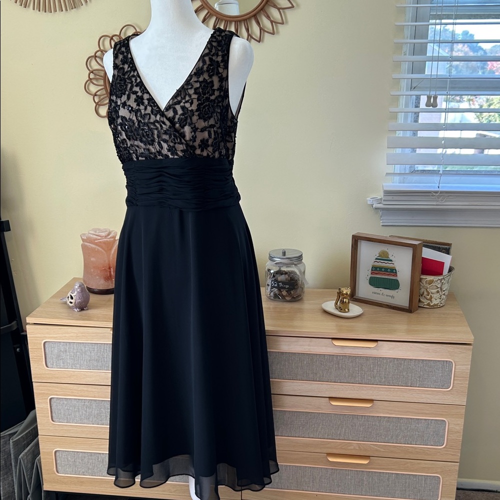Scarlett Black Lace Midi Dress